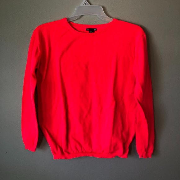Sweater - Picture 1 of 2